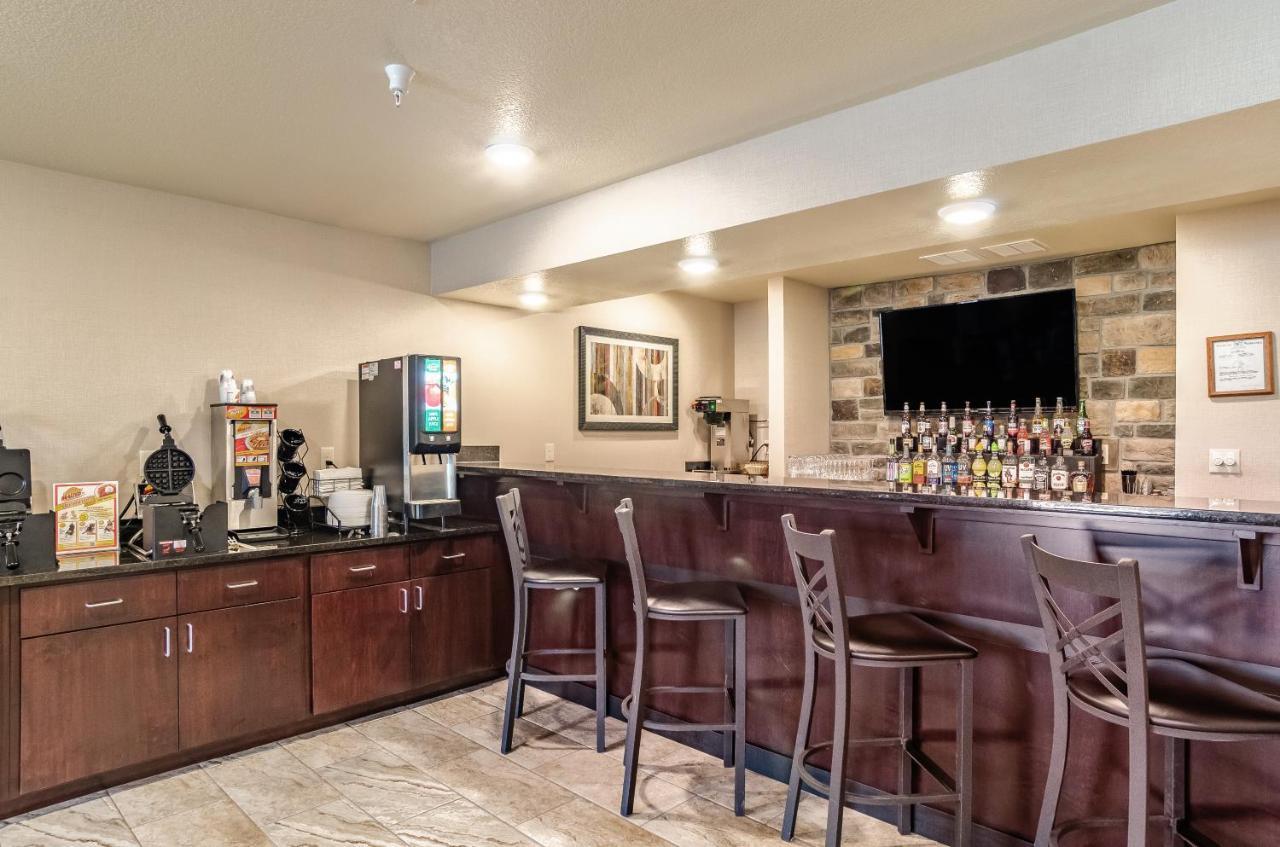 Cobblestone Inn & Suites - Bridgeport Exteriör bild